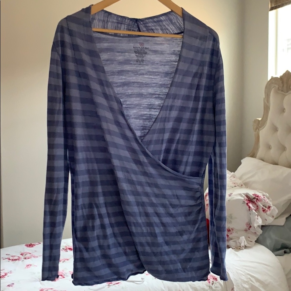 Banana Republic long sleeve top. - Picture 5 of 7